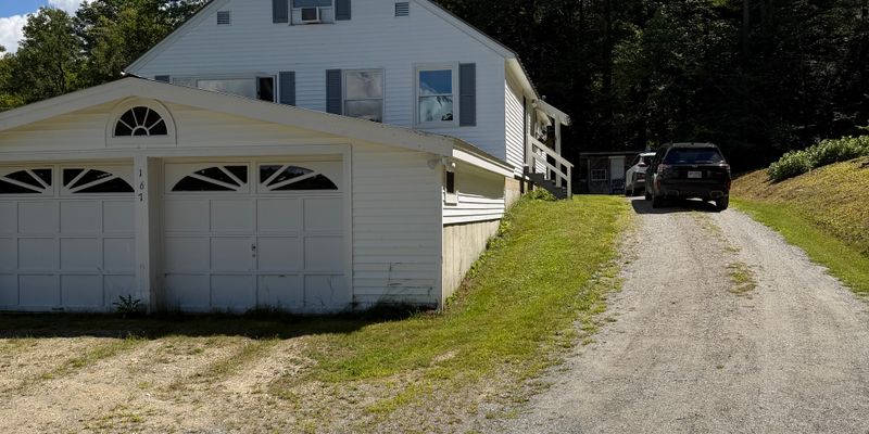 Wardsboro Apartment: 167 Howard Rd