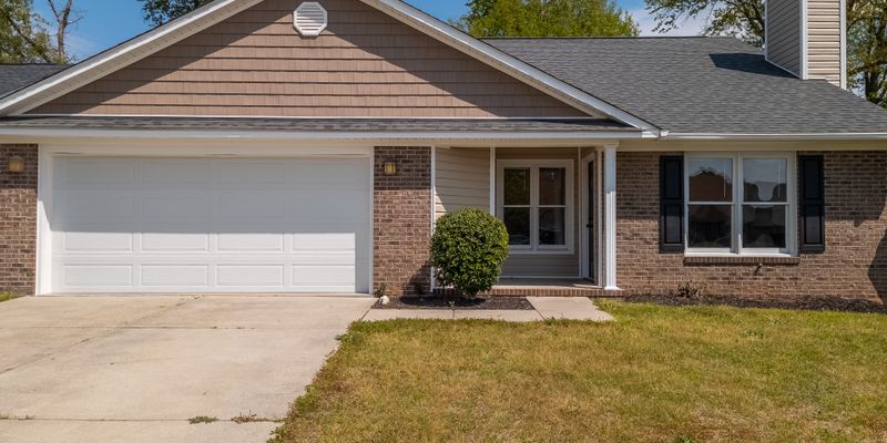 Fayetteville House: 2935 Chillingworth Dr