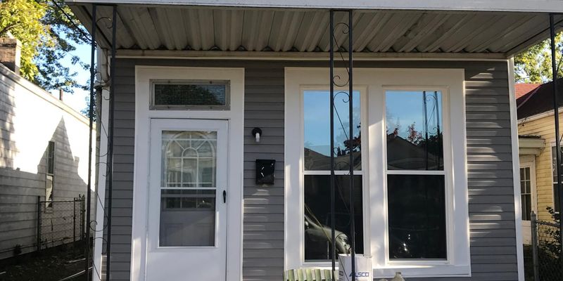 Louisville House: 1005 Charles Street