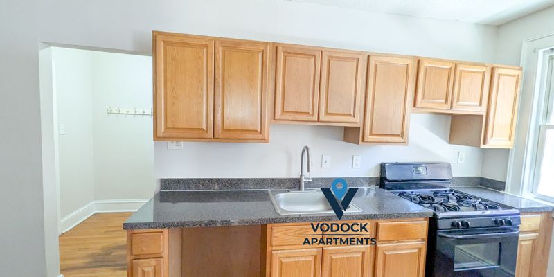 Hartford House: 31 Charter Oak Pl