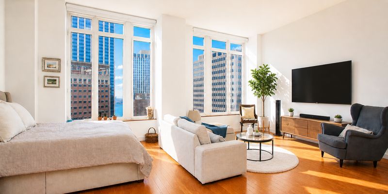 New York Apartment: 15 William St