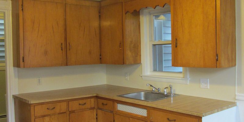 Biddeford Apartment: 86 Bacon St