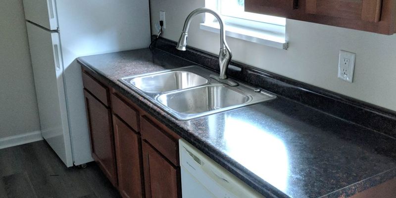 Louisville Apartment: 9333 Lagrange Rd