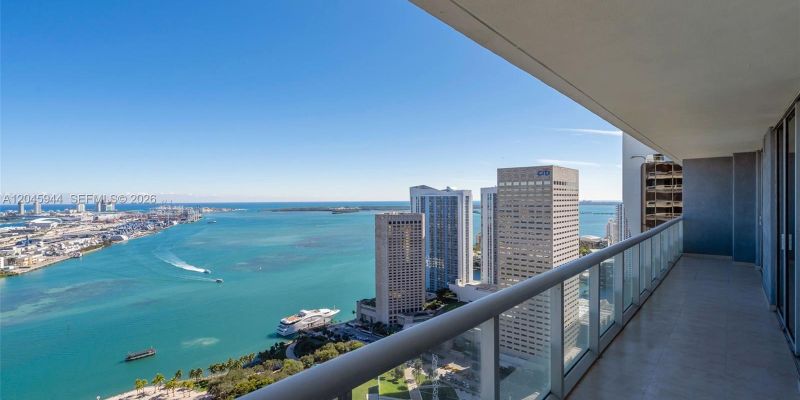 Miami House: 50 Biscayne Blvd