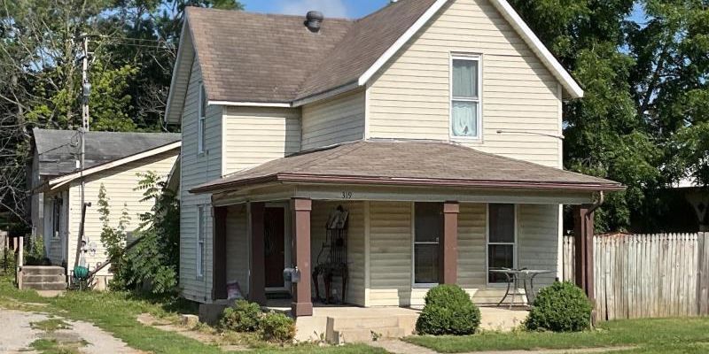 New Carlisle House: 319 N Church St