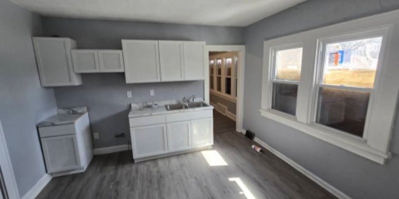Milwaukee Apartment: 1649 N 29th St