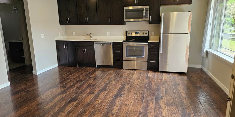 University Place Apartment: 6807-6809 Lakewood Drive West