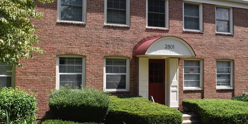 Arlington Apartment: 2801 Arlington Blvd