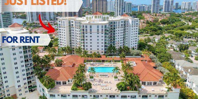 Aventura House: 19900 E Country Club Dr