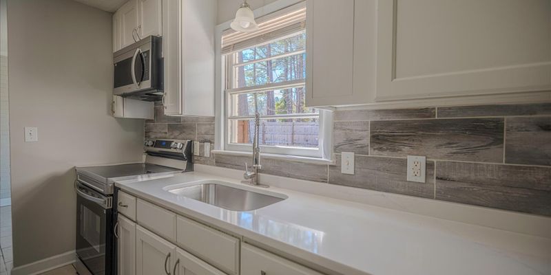 Spring Lake Apartment: 222 W Manchester Rd
