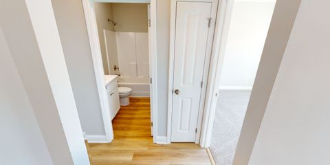 1004-Moen-Loop-Main-Bath.jpg