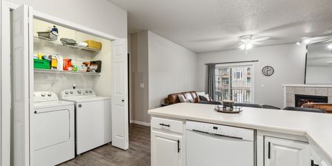 13-137 80 Circle Dr 5.jpg