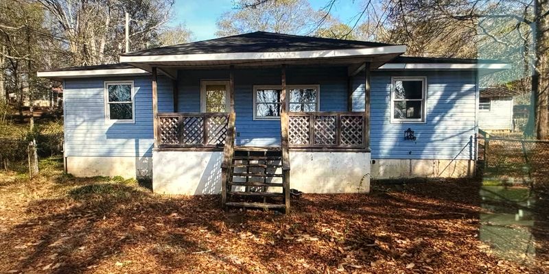Springville House: 7 Elm St