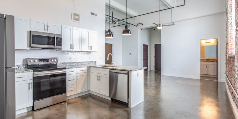 Suffolk Apartment: 410 Wellons St
