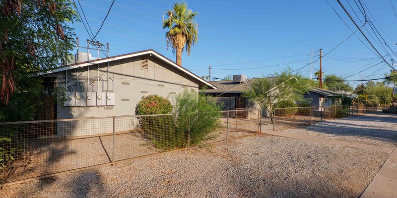 Tempe Townhome: 933 S Farmer Ave