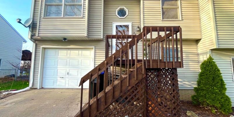 Coralville House: 2319 10th St