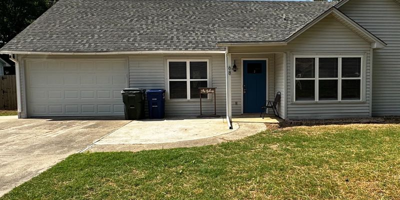 Conway House: 68 Brierwood Cir