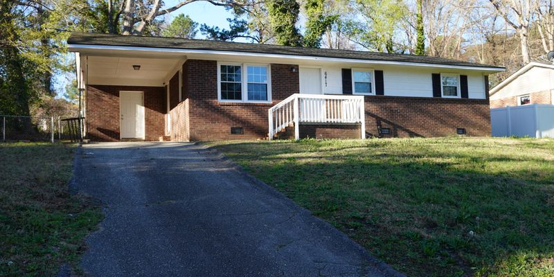 Fayetteville House: 6417 Ginger Cir