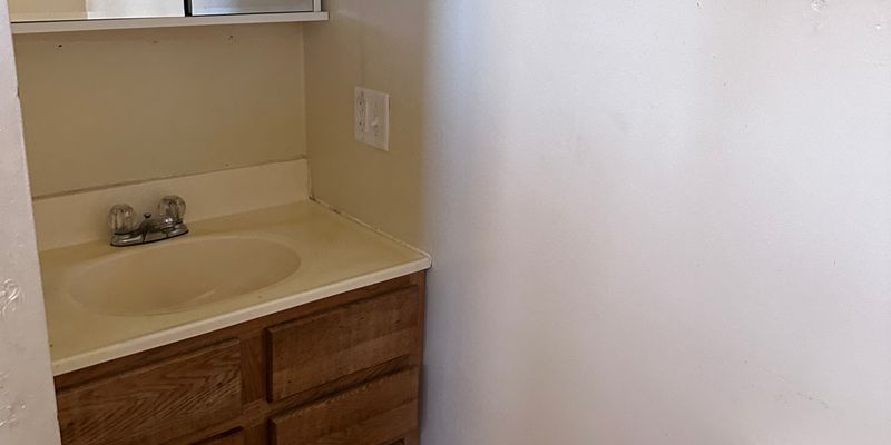 Aledo Apartment: 607 NE 3rd Ave