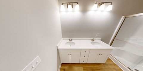 1016-Moen-Loop-Myrtle-Master-Bath (2).jpg