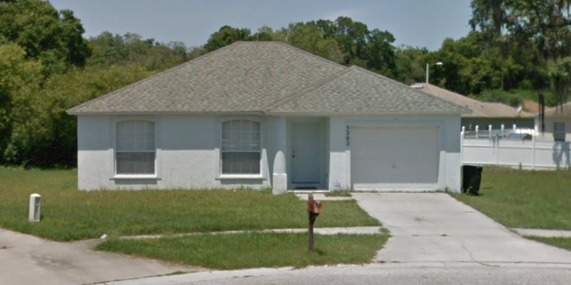 Tampa House: 5202 Roble Grove Ct