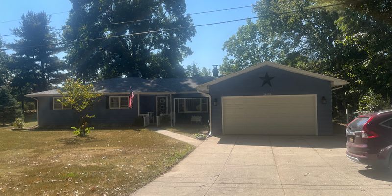 Edwardsburg House: 26553 May St