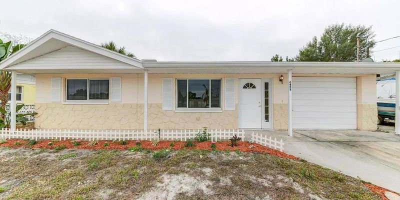 Port Richey House: 6424 Pawling Ave