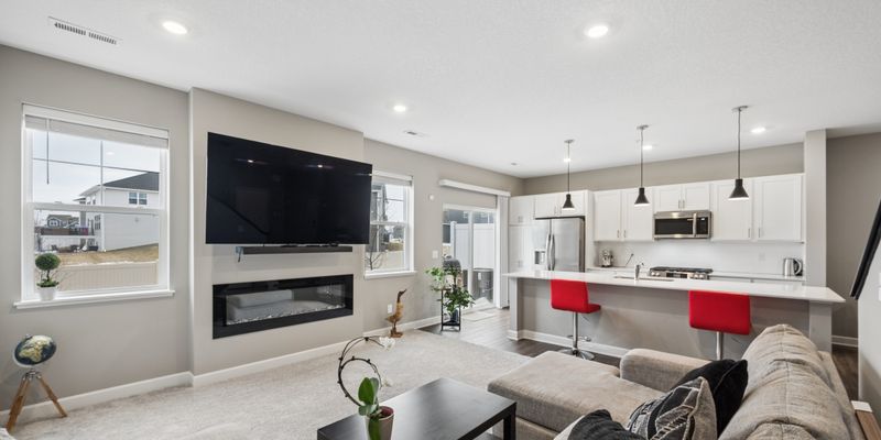Shakopee House: 1954 Tyrone Dr
