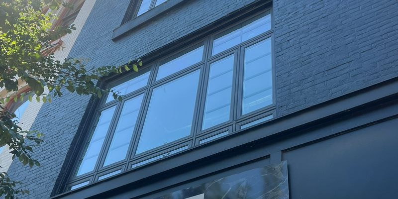 Tiffin House: 130 S Washington St