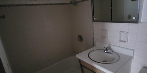 bathroom 1.jpg