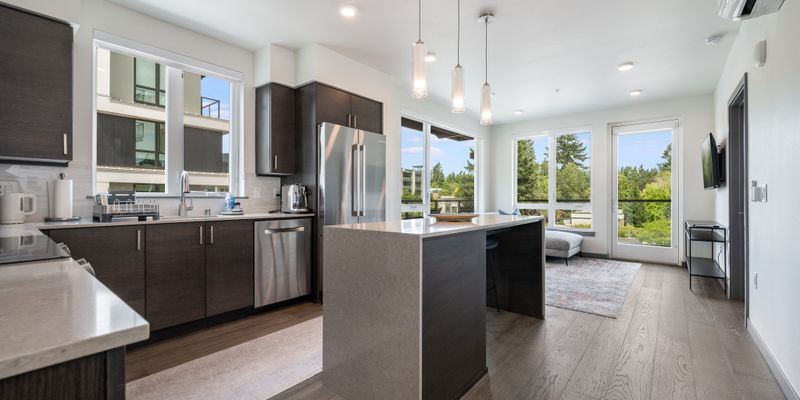 Kirkland Apartment: 11903 NE 128th St