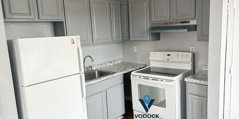 Hartford House: 641 Park St