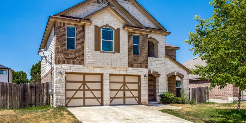 Leander House: 2017 Sydnee Dr