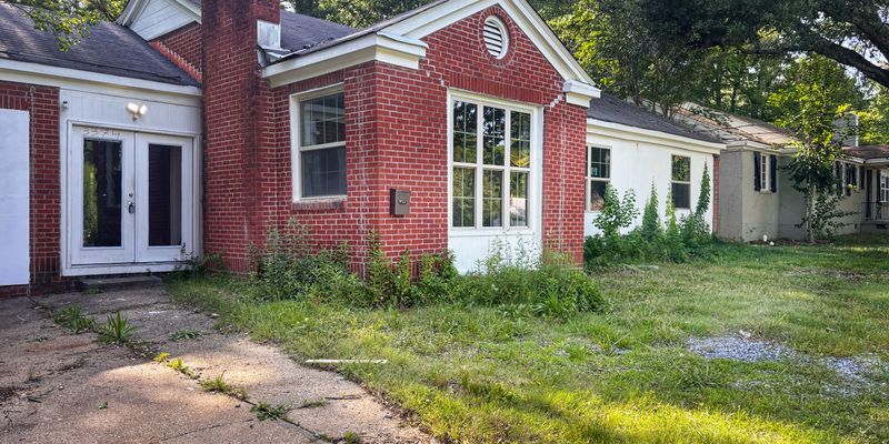 Montgomery House: 3374 Gilmer Ave