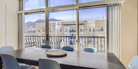 12 Dining Room.jpg