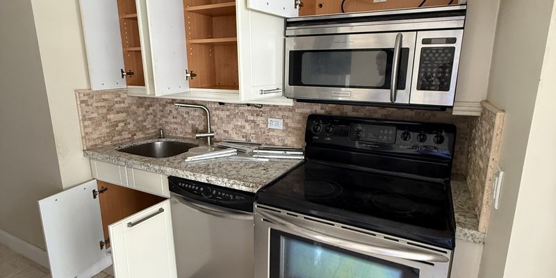 Miami Apartment: 5313 Collins Ave