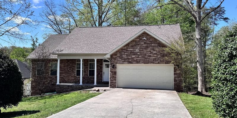 Loudon House: 508 Igoti Pl