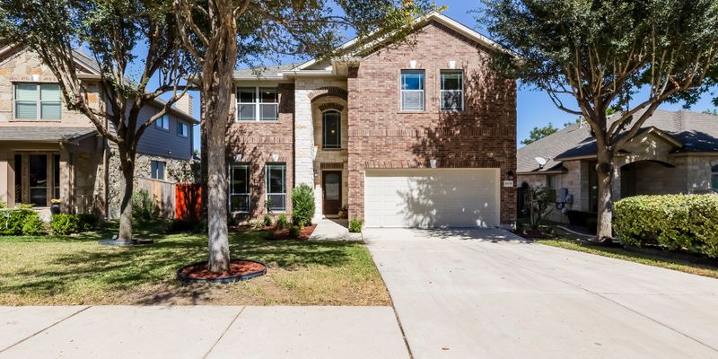 Round Rock House: 1604 Greenside Dr