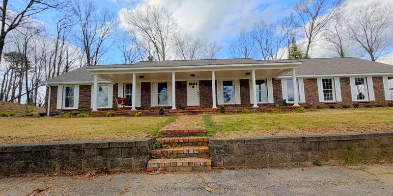 Montevallo House: 2975 Hwy 119