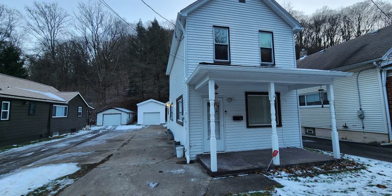 Creighton House: 311 Crawford Run Rd