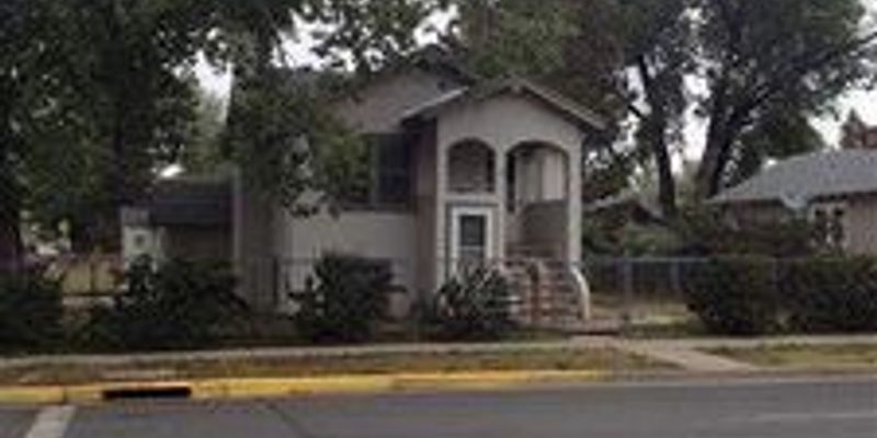 Laramie House: 903 E Harney St