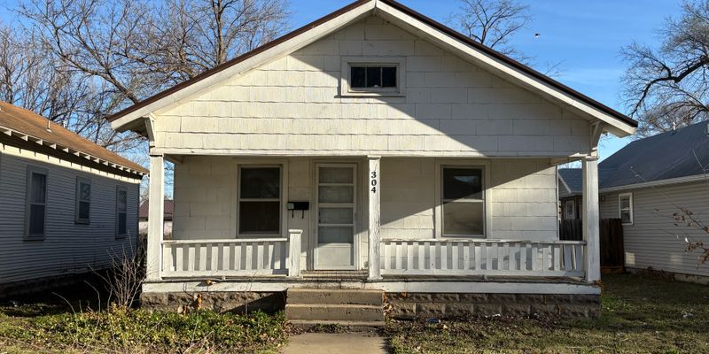 Hutchinson House: 304 E 8th Ave