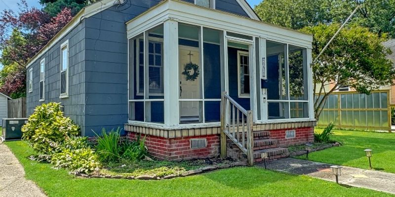Portsmouth House: 241 Sandpiper Dr
