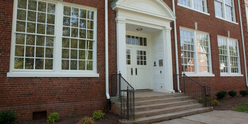 Chatham Apartment: 315 S Main St