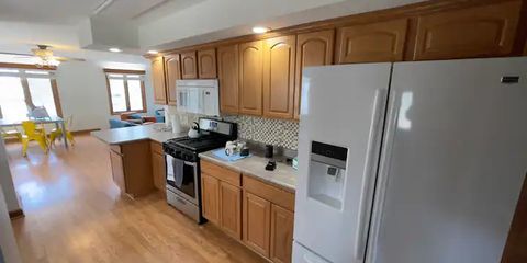 Big Barbee_kitchen2.jpg