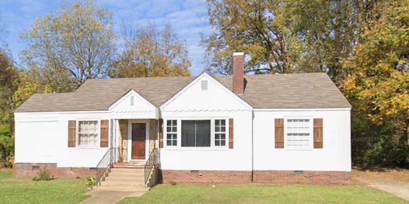 Hartselle House: 509 Hickory St SE