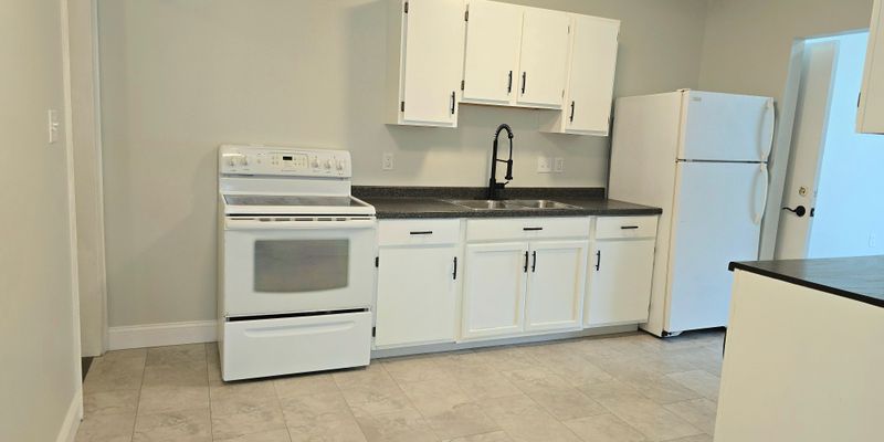 Farrell Apartment: 742 Hamilton Ave
