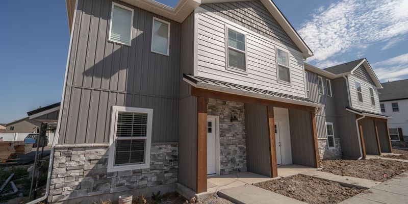 Rigby Townhome: 359 N 3rd W St