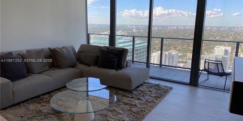 Miami Condo: 1000 Brickell Plaza