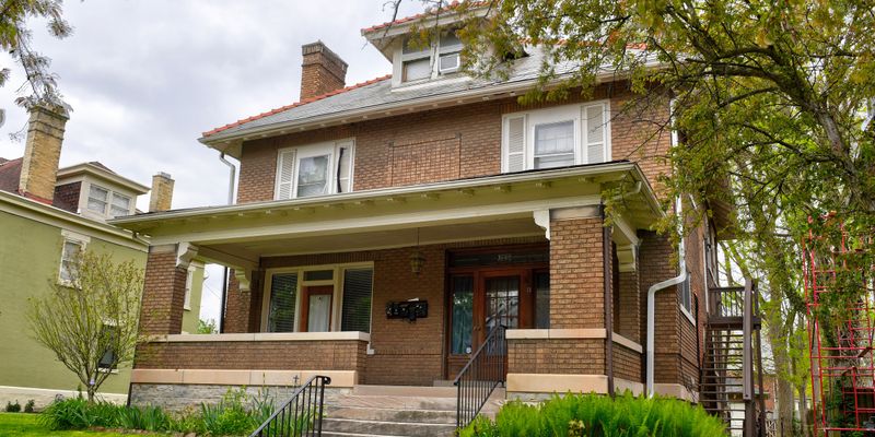 Columbus Apartment: 1692 Bryden Rd
